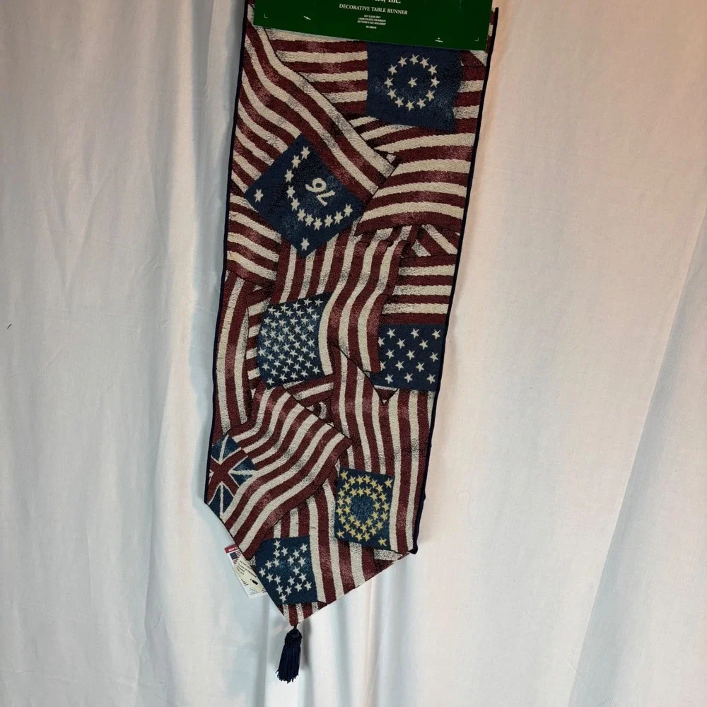 Manual Woodworkers Weavers Flags of Freedom Table Runner Placemats Americana NEW